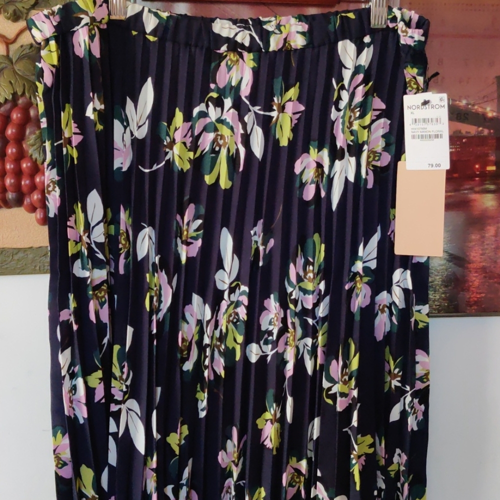 New Arrival Navy Manon Floral Pleated MIDI Skirt D9 - Picture 4 of 6
